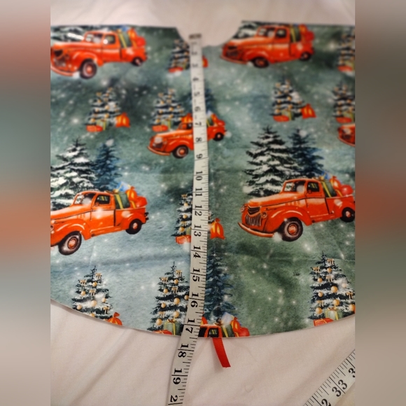 Christmas Tree Skirt - Picture 5 of 5